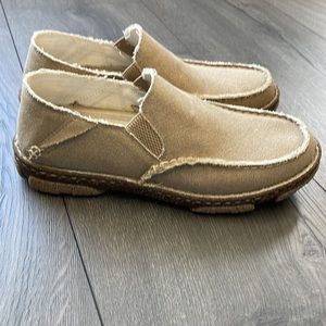 Men’s Tony Lama Gator Shoes.